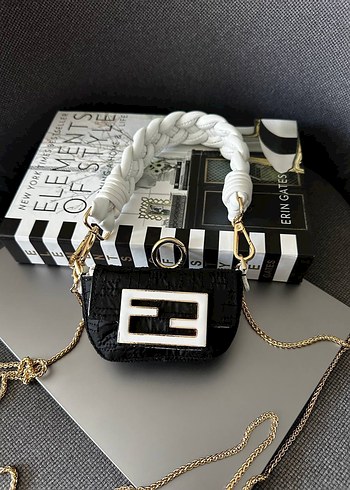 Fendi FENDİ Zincir Detaylı Parisian Kadın Çanta