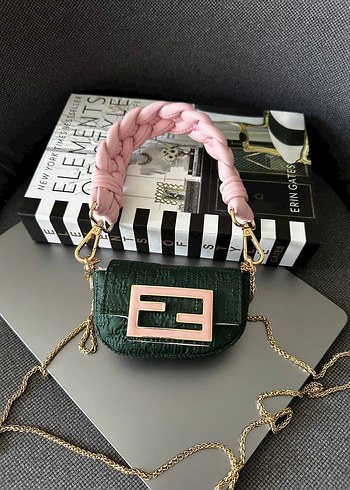 Beden FENDİ Zincir Detaylı Parisian Kadın Çanta