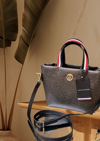 Beden kahverengi Renk Tommy Hilfiger Desenli Kahverengi Deri Kadın Çanta