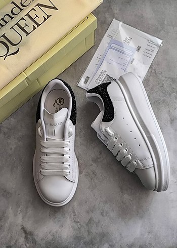 39 Beden beyaz Renk Alexander McQueen Beyaz Yılan Desenli Sneakers