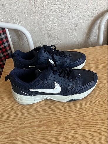 Nike spor ayakkabı
