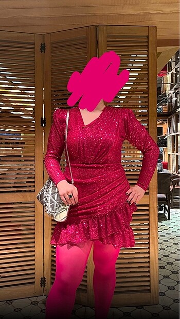 Pembe payetli parti elbisesi