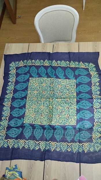 Kelagai ipeği eşarplar 