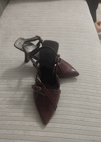 Zara Bordo Deri Tokalı Stiletto Kadın Ayakkabı