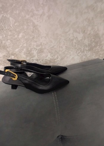 Klasik Siyah Tokalı Stiletto Topuklu Ayakkabı