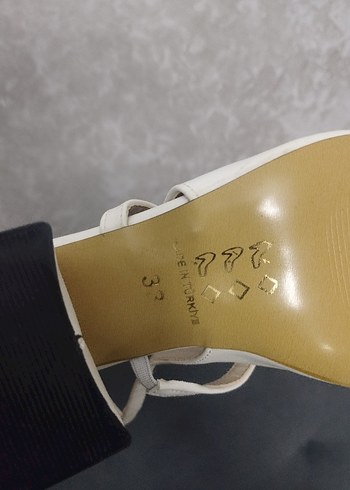 Zara Beyaz Tokalı Kadın Topuklu Ayakkabı