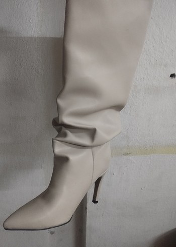 Zara Bej Kadın Dizüstü Çizme Stiletto Topuklu