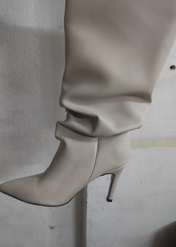 Bej Kadın Dizüstü Çizme Stiletto Topuklu