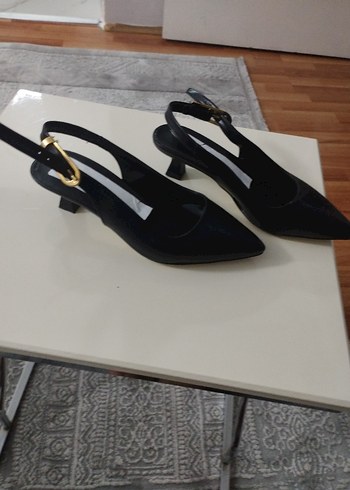 Siyah Tokalı Stiletto Kadın Topuklu Ayakkabı