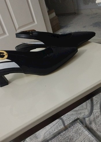 Zara Siyah Tokalı Stiletto Kadın Topuklu Ayakkabı