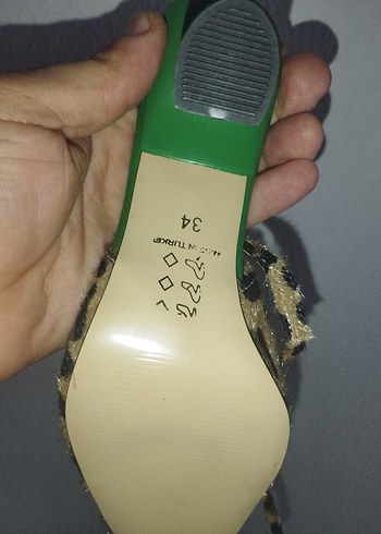 Parlak Yeşil Kedi Aksesuarı