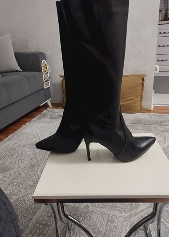 Tokalı Siyah Dizüstü Stiletto Çizme