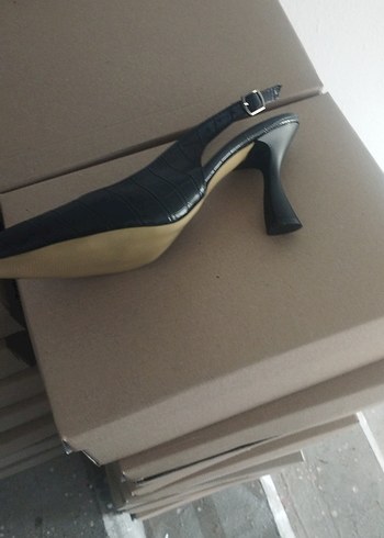 Siyah Deri Tokalı Stiletto - Görsel 2