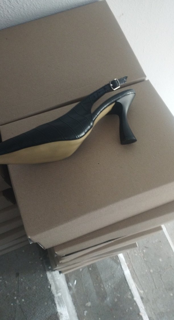 Siyah Deri Tokalı Stiletto - Görsel 2