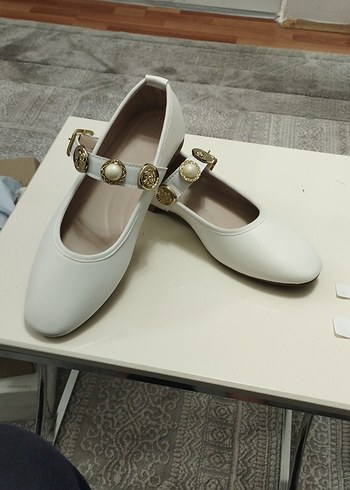 Beyaz Tokalı Blok Topuk Kadın Babet - Görsel 2