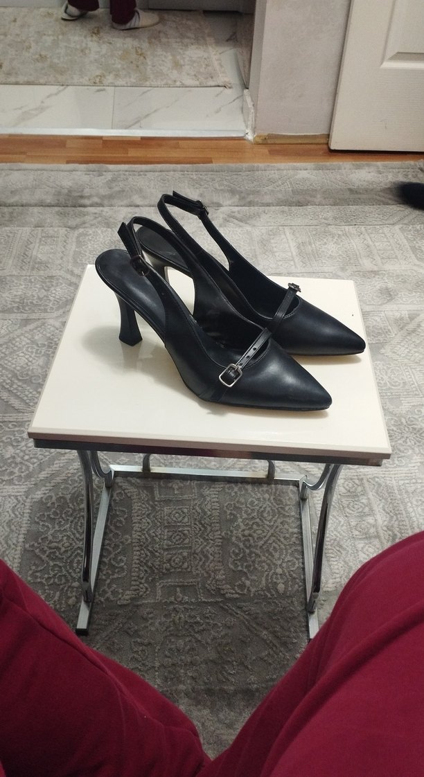 Siyah Deri Tokalı Stiletto - Görsel 2