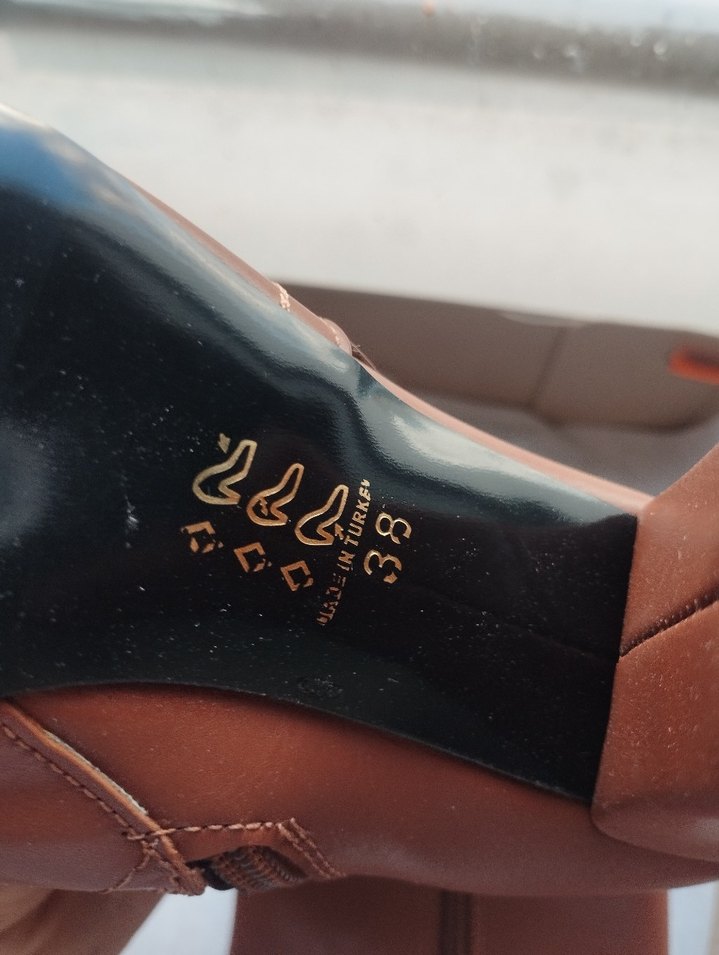 Dizüstü Deri Kadın Çizme - Stiletto Topuklu - Görsel 2