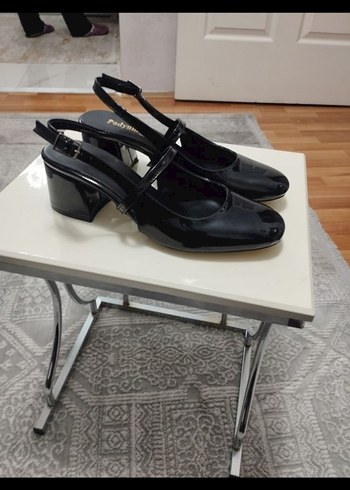 Siyah Tokalı Kadın Topuklu Klasik Ayakkabı - Görsel 2