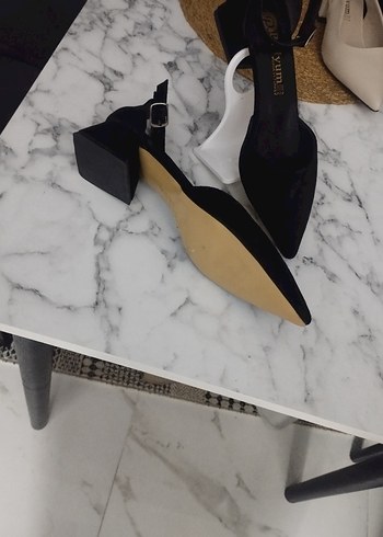 Siyah Topuklu Dantel Detaylı Ofis Ayakkabısı - Görsel 2