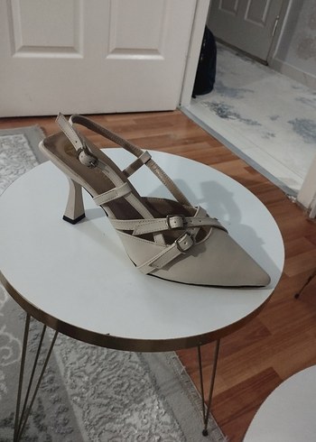 Bej Yılan Desenli Stiletto Kadın Ayakkabı