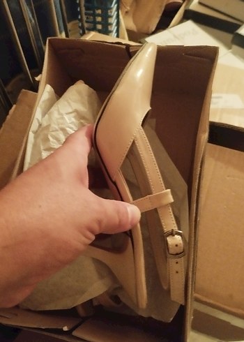 Bej Deri Stiletto Topuklu Kadın Ayakkabı