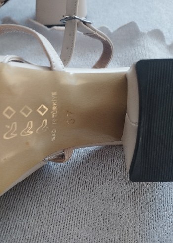 Nine West Bej Tokalı Blok Topuklu Kadın Ayakkabı