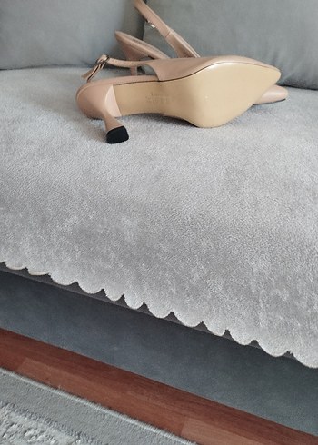 Zara Bej Stiletto Topuklu Kadın Ofis Ayakkabısı
