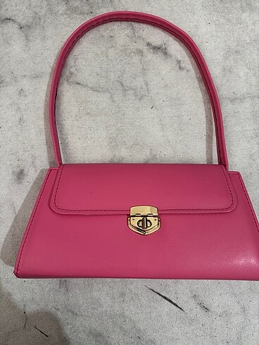 Pembe Çanta
