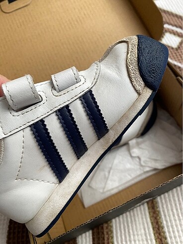 24 Beden Adidas çocuk spor ayakkabı