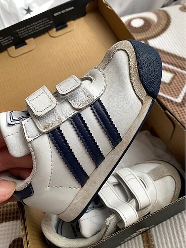 24 Beden beyaz Renk Adidas çocuk spor ayakkabı