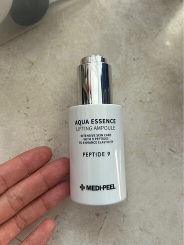 Medipeel peptit serum