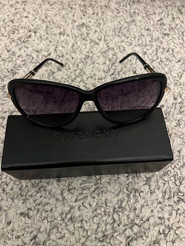 Givenchy Orjinal Güneş Gözlüğü