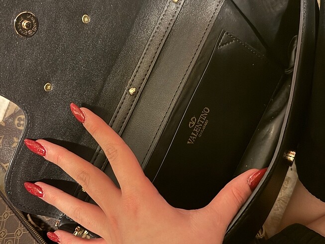 Beden Valentino el cantası