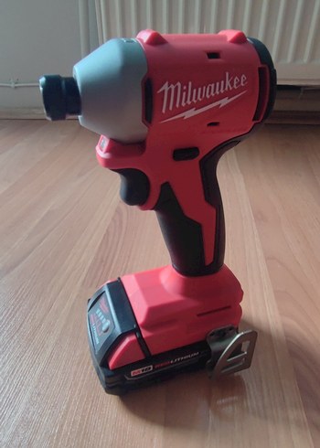 MİLWAUKEE M18 ŞARJLI MATKAP VİDALAMA SET - Görsel 4