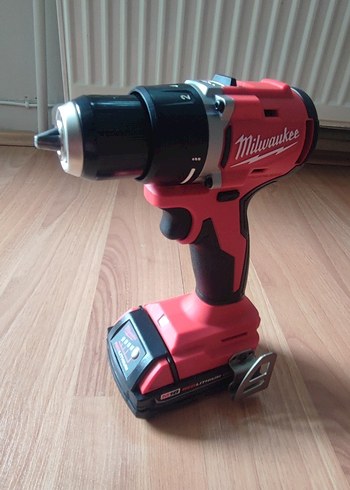 MİLWAUKEE M18 ŞARJLI MATKAP VİDALAMA SET - Görsel 2