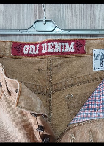 Bej Düğmeli Rahat Kesim Denim Şort - Görsel 2