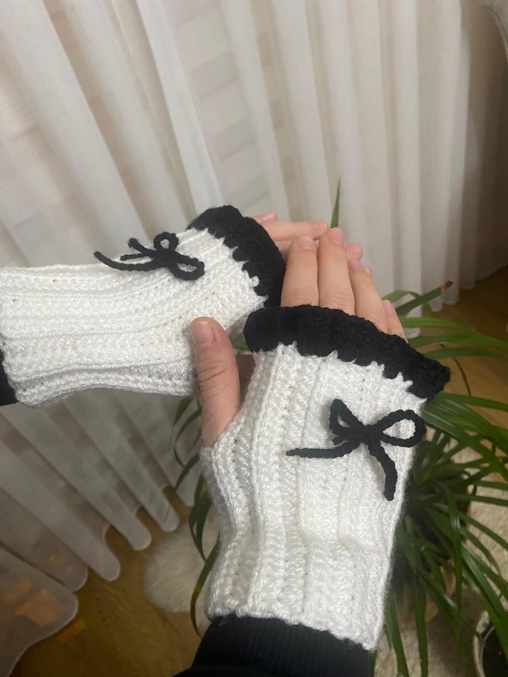 El Yapımı Örgü Parmaksız Eldiven - Görsel 2