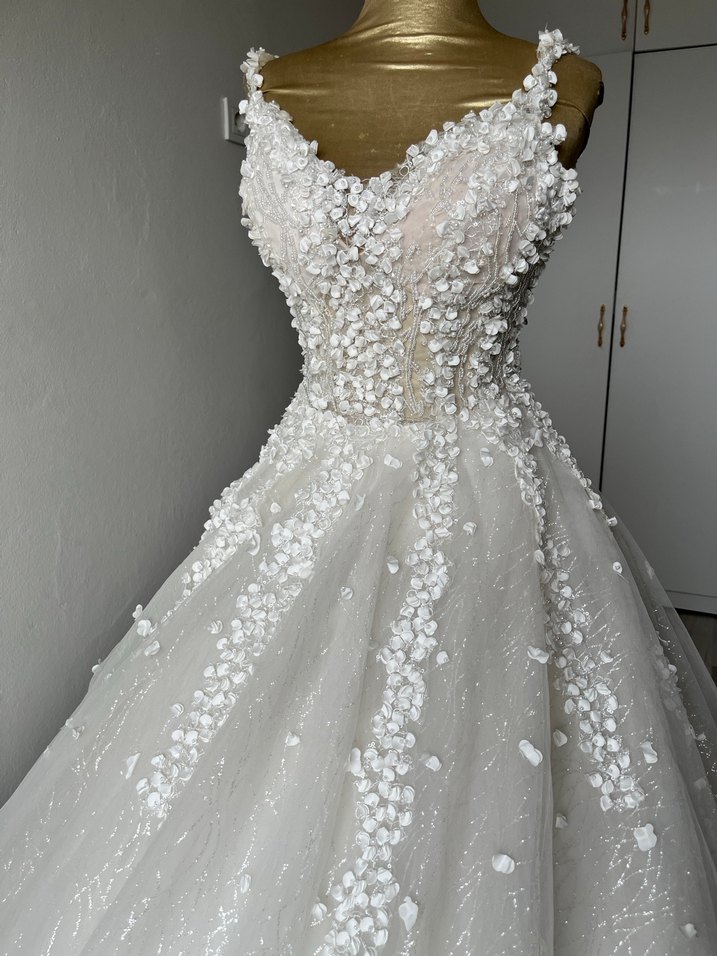 V Yakalı Prenses Gelinlik - Görsel 3