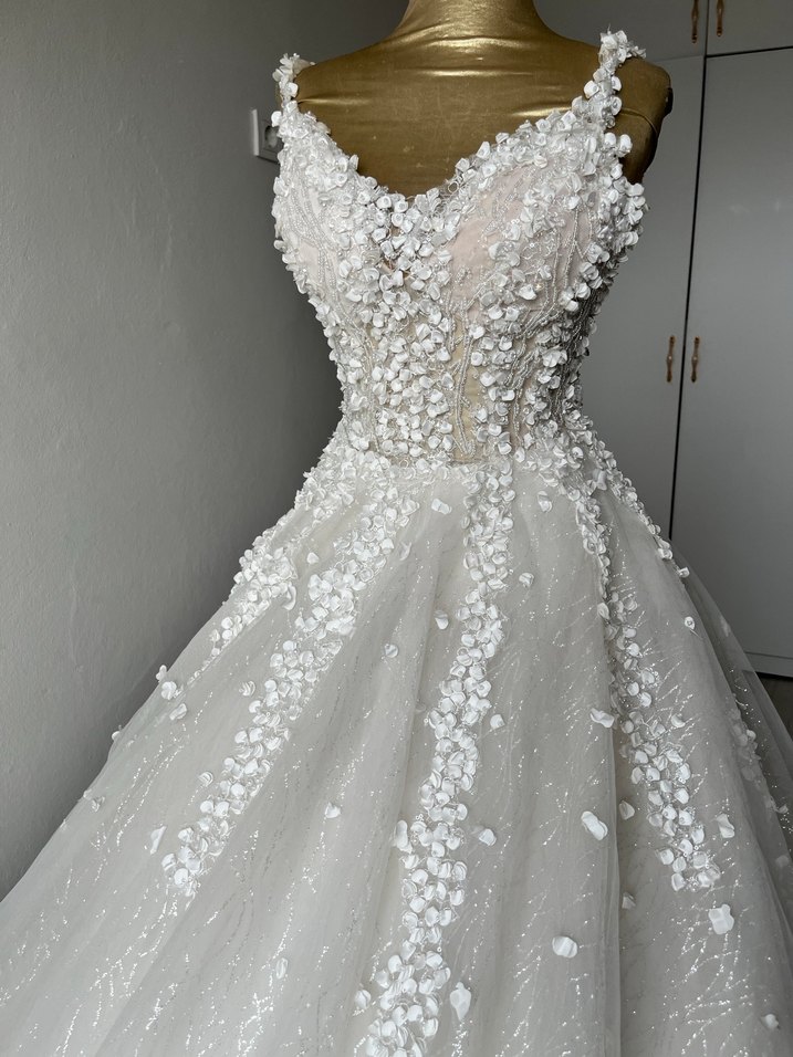 V Yakalı Prenses Gelinlik - Görsel 2