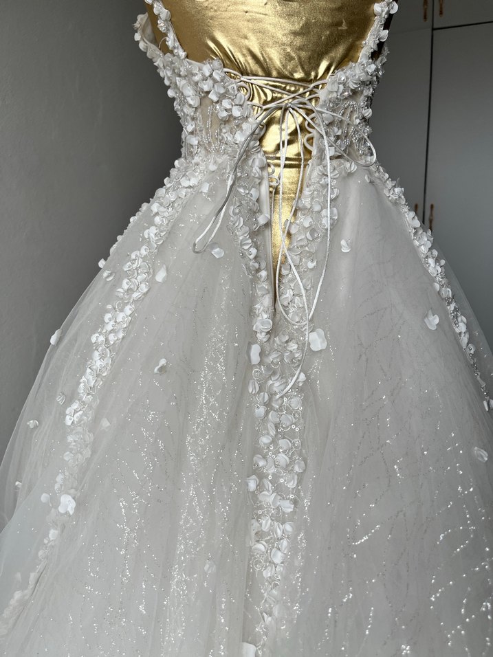 V Yakalı Prenses Gelinlik - Görsel 4