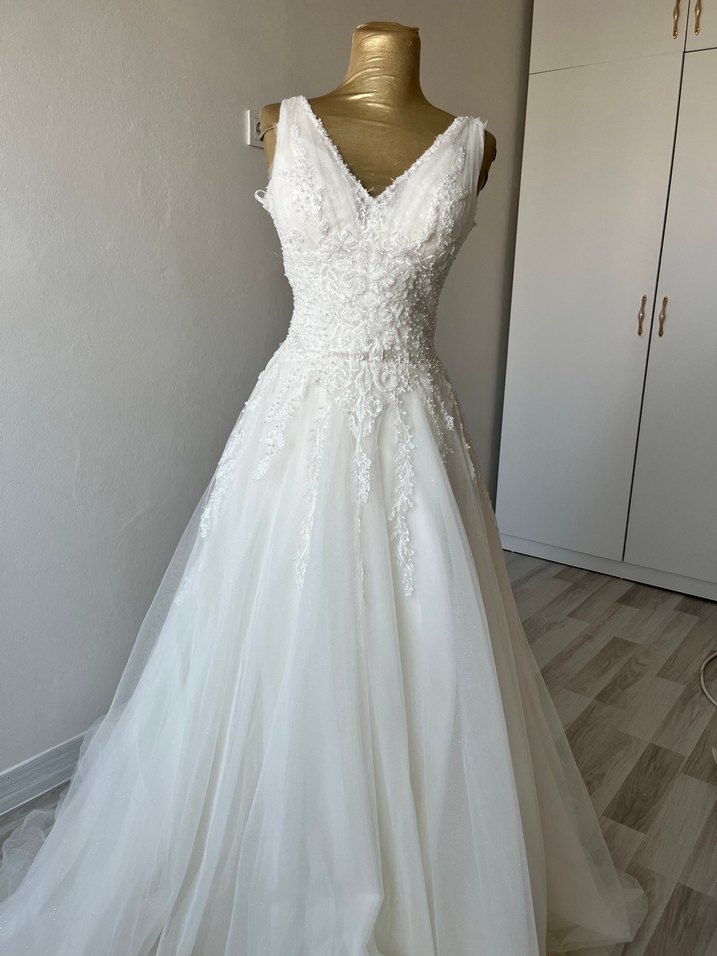 V Yaka Kolsuz A Kesim Beyaz Gelinlik - Görsel 3