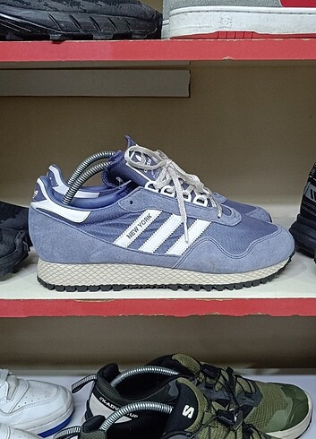Brand : Adidas Model : Adidas New York Stylecode : BY9340 Color 