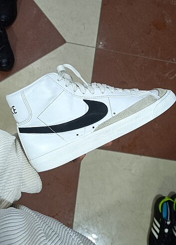 Nike Erkek Blazer Mid '77 Vintage beyaz 