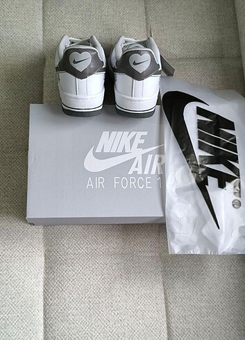 38 Beden Nike AF1 Valentines.