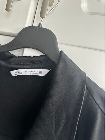 l Beden ZARA CROP SATEN GÖMLEK