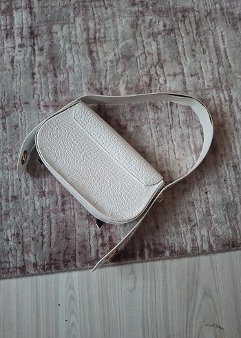 Beyaz kadın kol çantası - Görsel 2