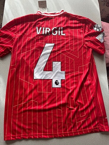 s Beden kırmızı Renk Liverpool Forma