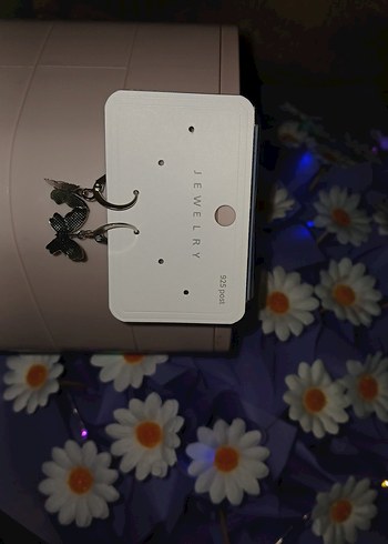 Lieza Jewelry Gri Mini Kelebek Desenli Küpeler