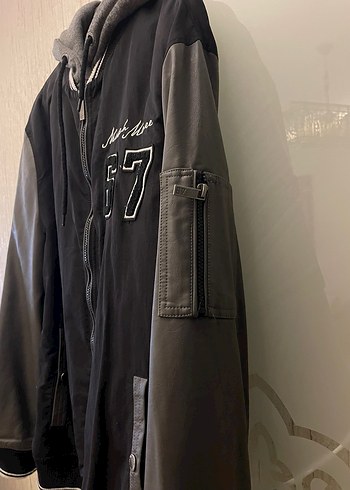 Amerikadan Alınma Siyah Gri Kapüşonlu Spor KOLEJ Mont - Görsel 2