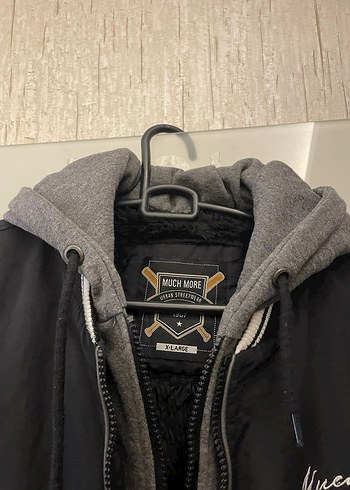 Amerikadan Alınma Siyah Gri Kapüşonlu Spor KOLEJ Mont - Görsel 3
